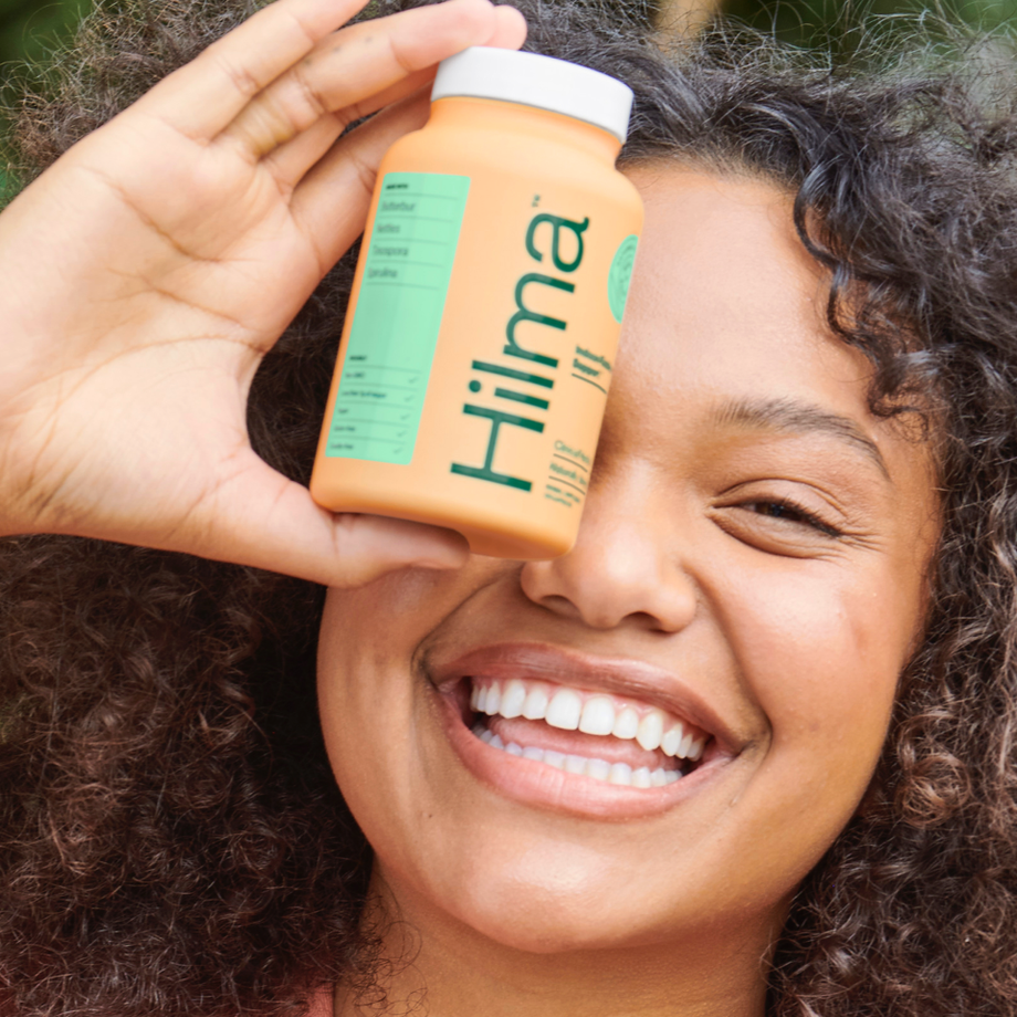 How does the Hilma Indoor/Outdoor Support work to lessen allergy symptoms?