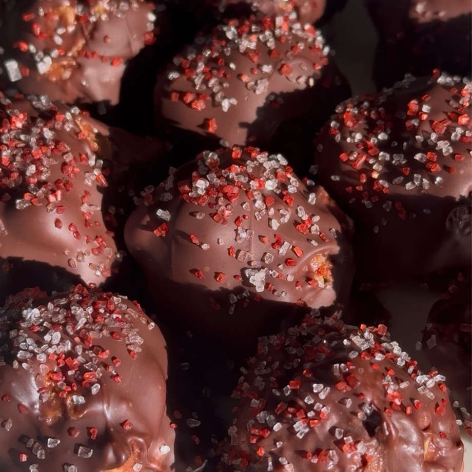 No-Bake Maple Peanut Butter Chocolate Crunch Balls